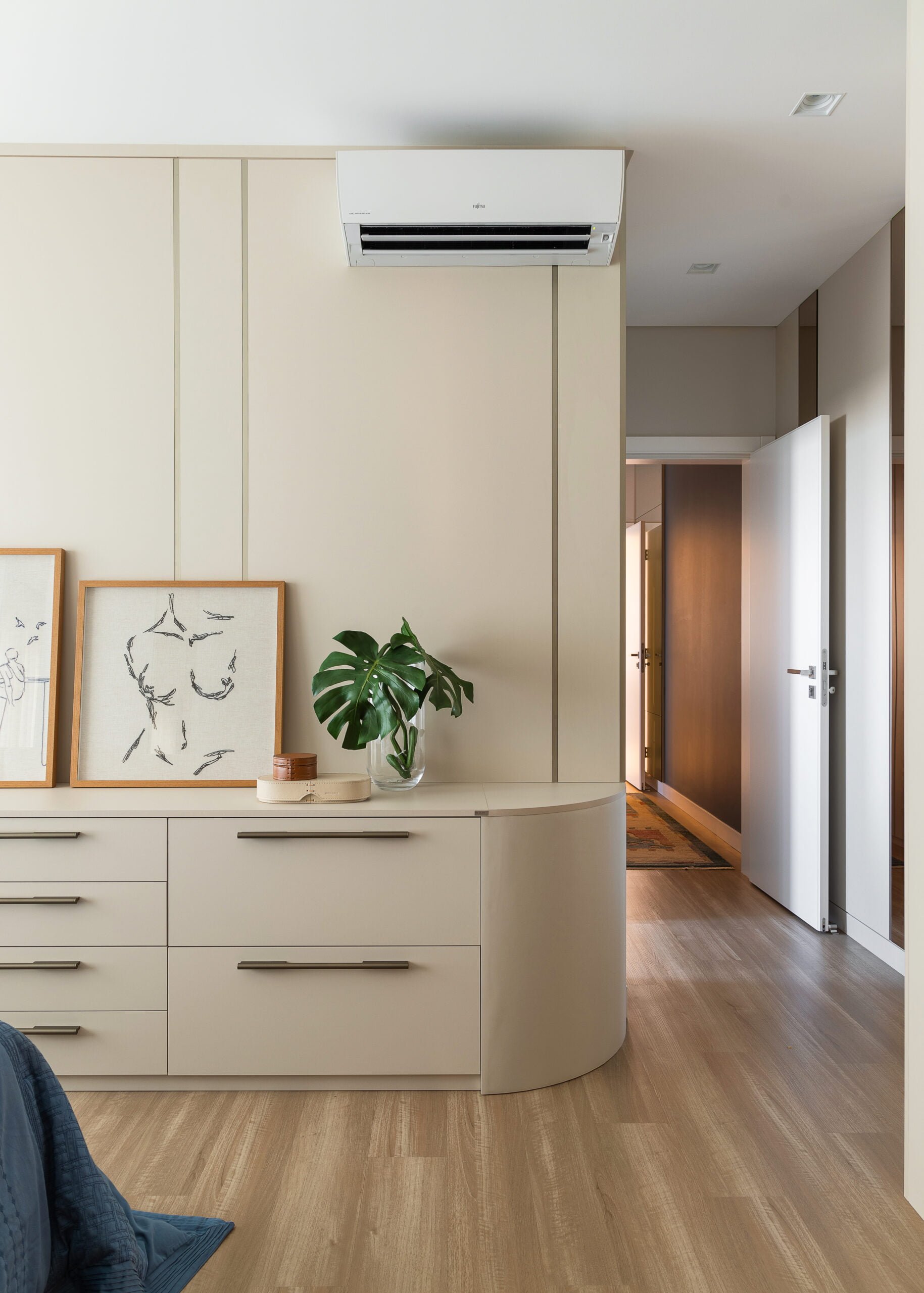 Bem Leve Design de Interiores | Deise e James | Quarto Casal - 007