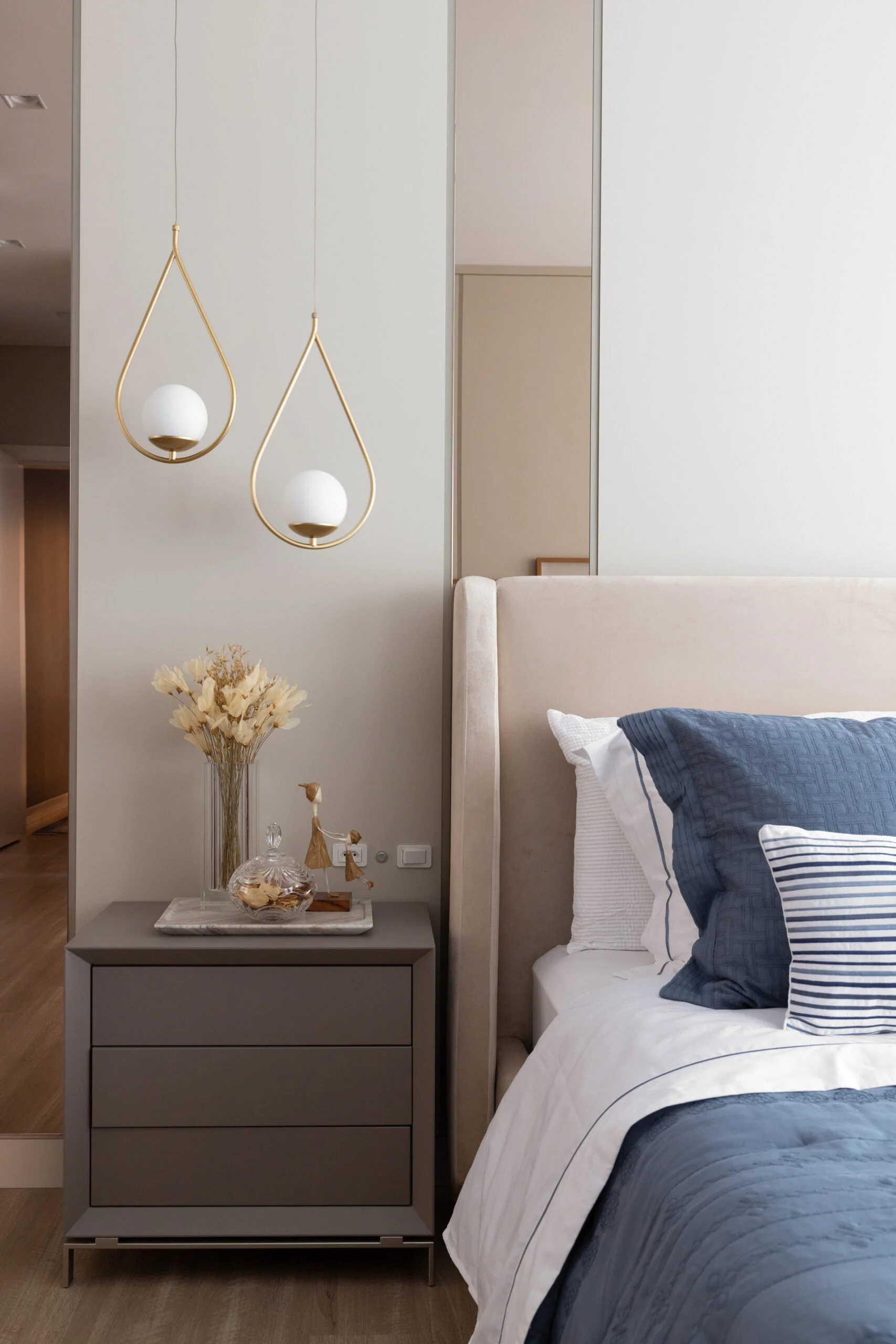 Bem Leve Design de Interiores | Deise e James | Quarto Casal - 010
