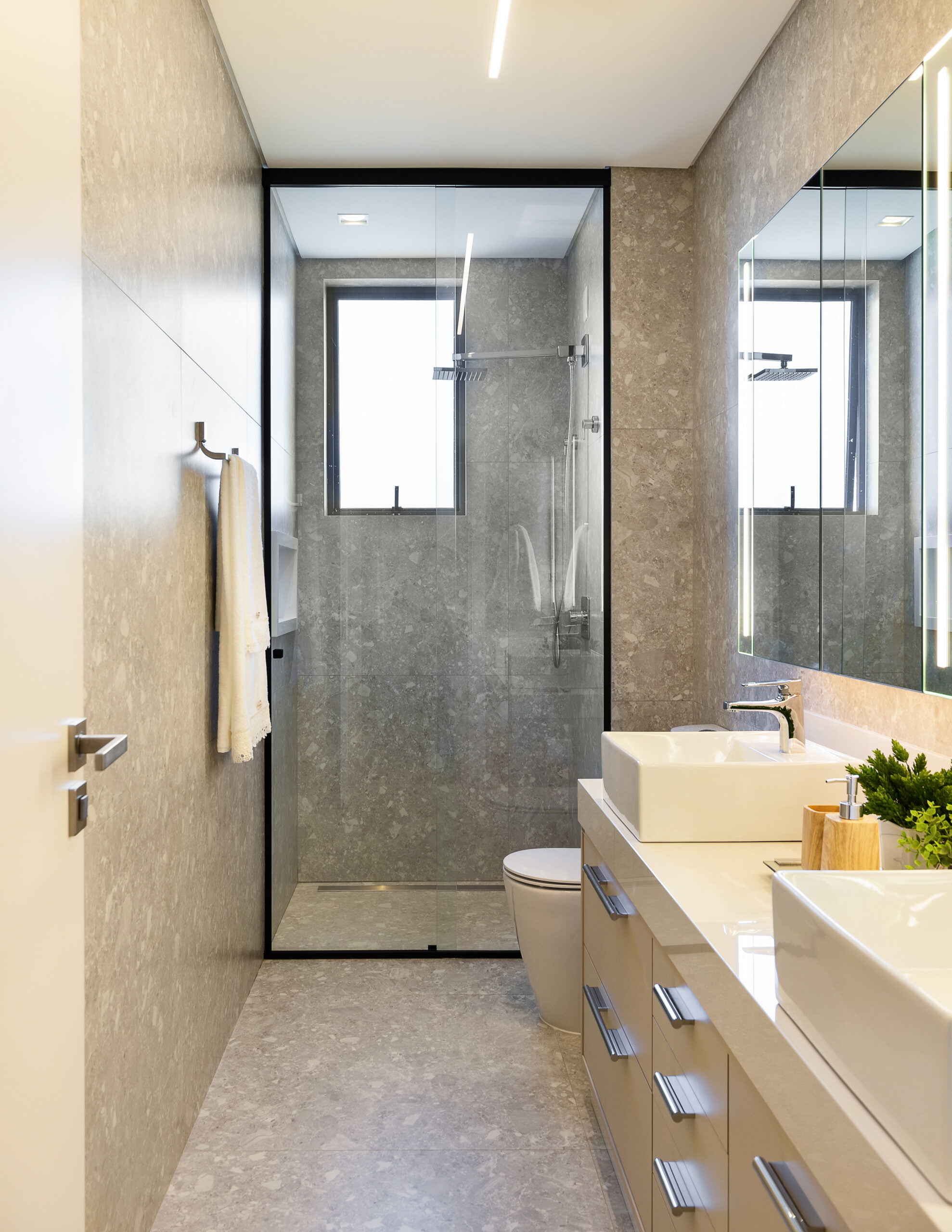 Bem Leve Design de Interiores | Deise e James | Banheiro - 001