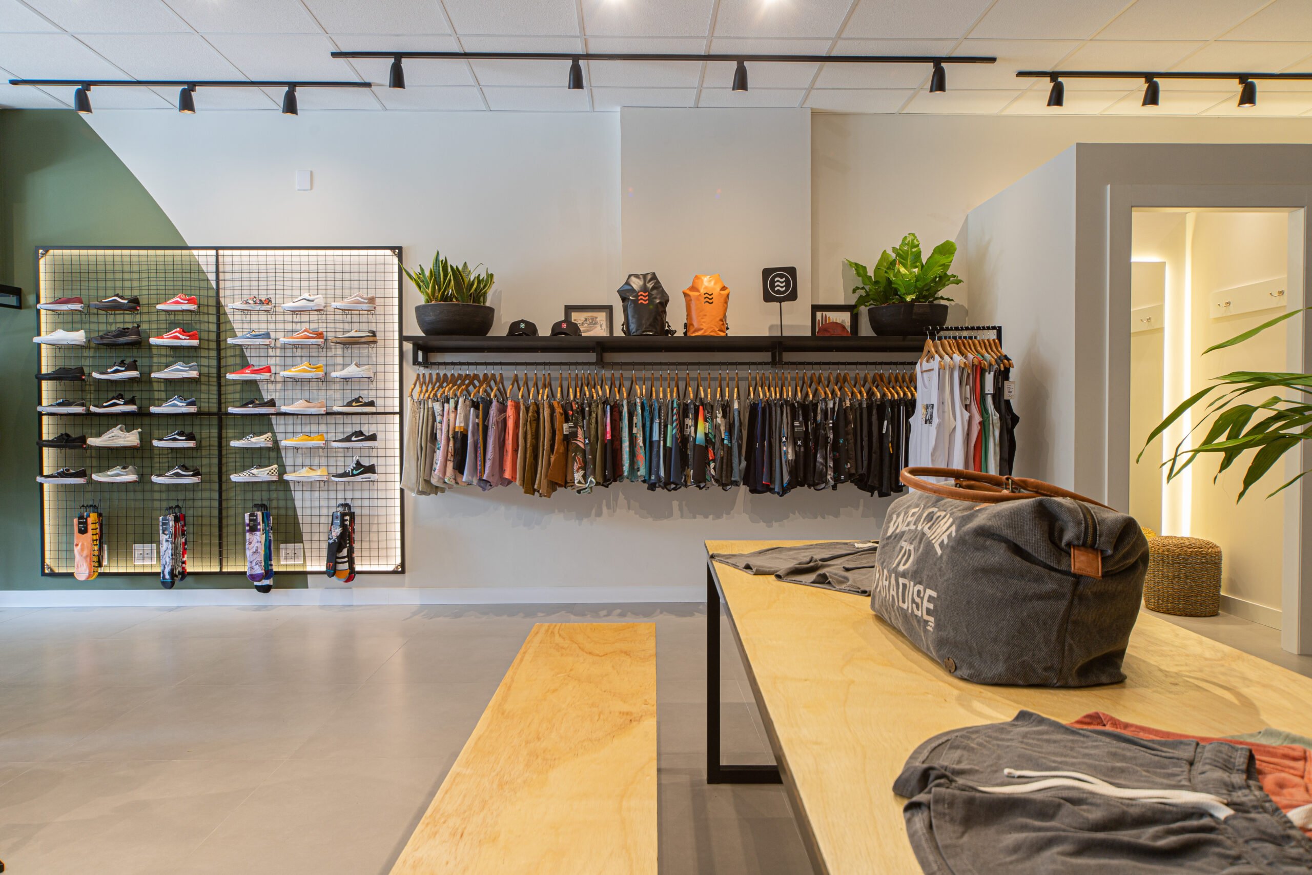 Bem Leve Design de Interiores | COMERCIAIS | Loja Teahupoo - 023