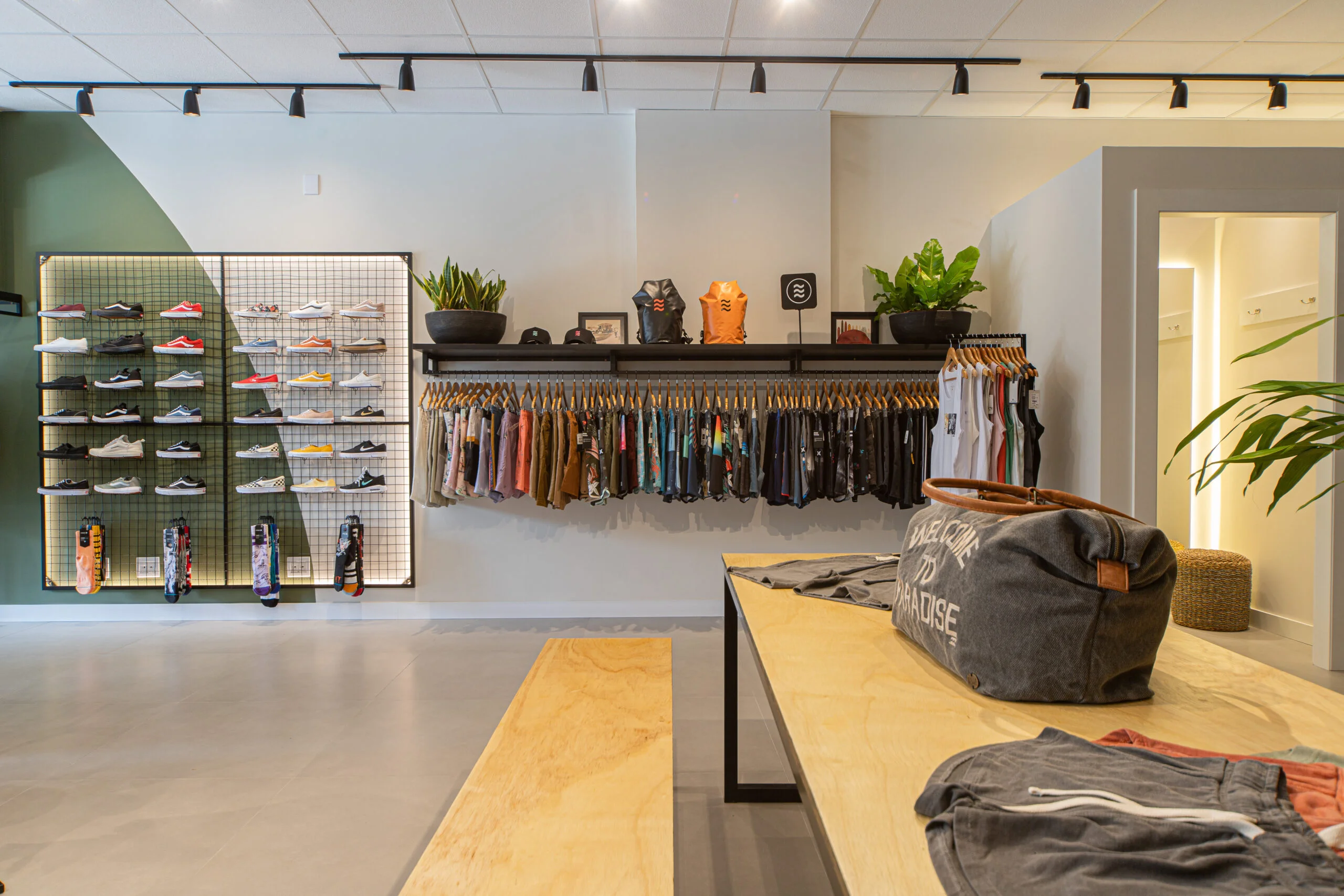 Bem Leve Design de Interiores | COMERCIAIS | Loja Teahupoo - 023